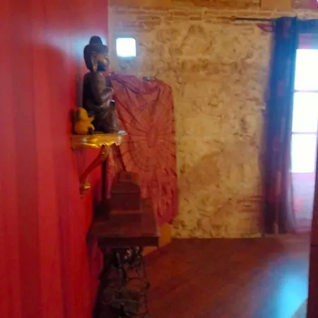 La Maison Du Colibri Holiday home Boudou